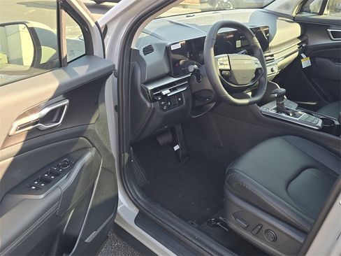 New 2026 Kia Sportage EX image 9