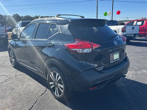 Used 2018 Nissan Kicks SR w/ Exterior Package image 8