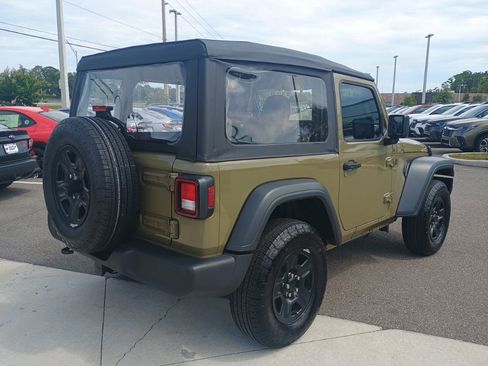 Used 2025 Jeep Wrangler Sport AWD/4WD image 5