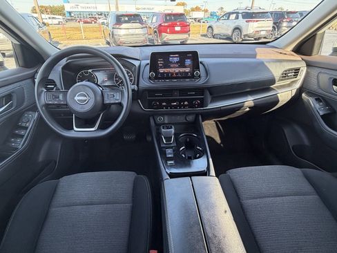 Certified 2023 Nissan Rogue SV image 12