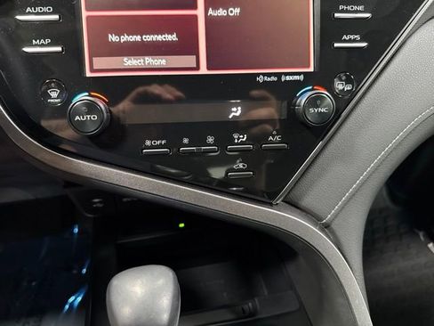 Used 2019 Toyota Camry XSE FWD image 21