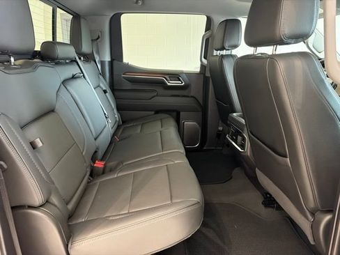 Used 2024 GMC Sierra 1500 Denali w/ Technology Package AWD/4WD image 11