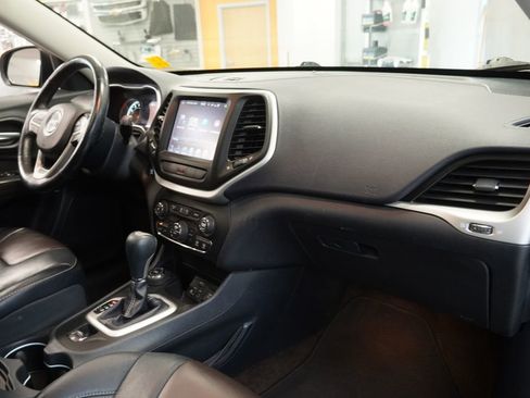 Used 2015 Jeep Cherokee Limited w/ Luxury Group AWD/4WD image 36