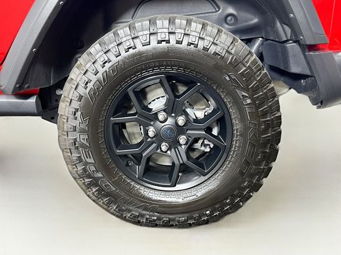 Used 2024 Jeep Wrangler Willys image 11