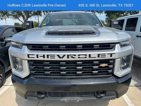 Used 2022 Chevrolet Silverado 2500 Custom w/ Custom Value Package AWD/4WD image 2