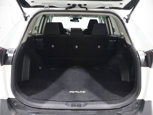 Used 2019 Toyota RAV4 LE w/ Carpet Mat Package AWD/4WD image 4