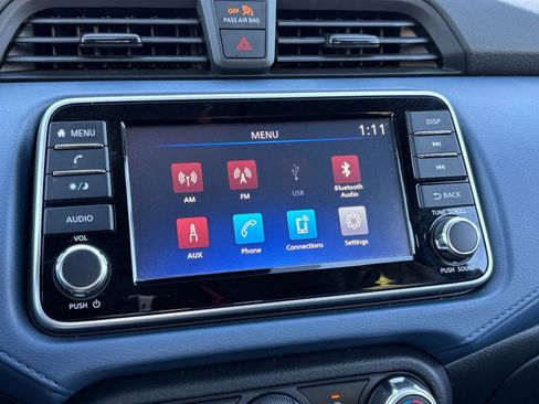 Used 2025 Nissan Versa SV FWD image 20