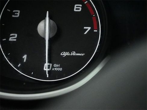 Used 2022 Alfa Romeo Stelvio Ti image 28