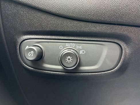 Used 2019 Chevrolet Equinox LT image 23