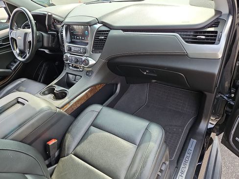 Used 2020 Chevrolet Tahoe LT w/ RST Edition AWD/4WD image 34