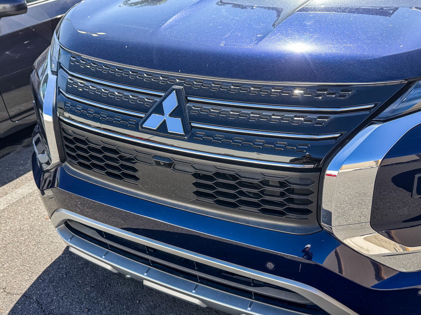 Used 2023 Mitsubishi Outlander SE AWD/4WD image 7