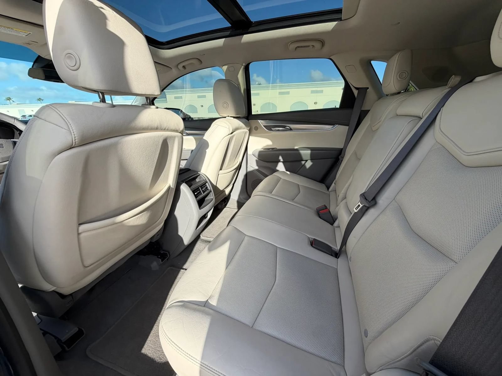 Used 2017 Cadillac XT5 Luxury w/ Driver Awareness Package FWD image 21
