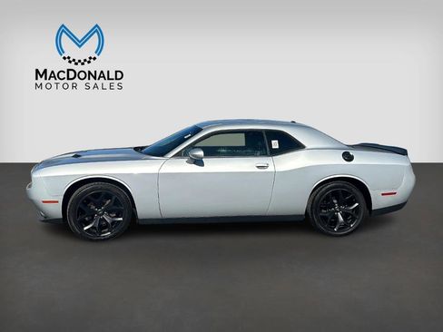 Used 2020 Dodge Challenger SXT w/ Blacktop Package image 4