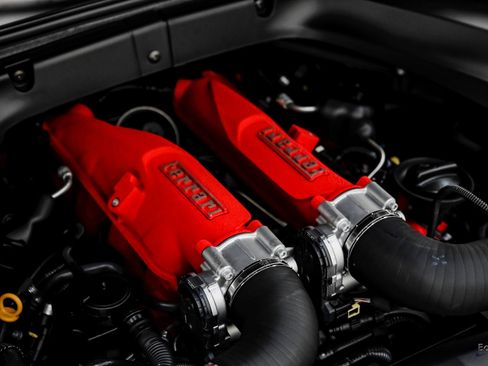 Used 2016 Ferrari California T image 93