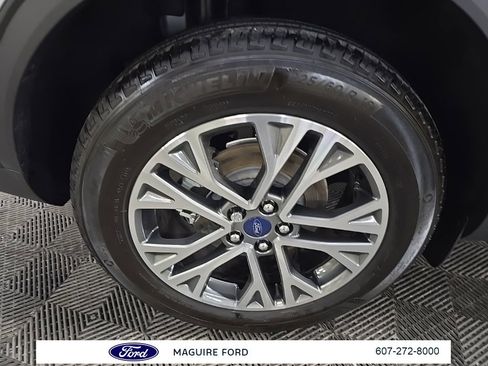 Used 2022 Ford Escape SEL image 16