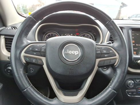 Used 2016 Jeep Cherokee Latitude w/ Comfort/Convenience Group image 13
