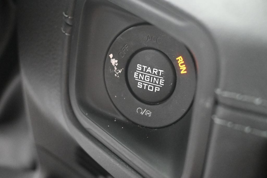 Used 2026 Jeep Gladiator Mojave AWD/4WD image 29