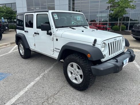 Used 2018 Jeep Wrangler Unlimited Sport S AWD/4WD image 6
