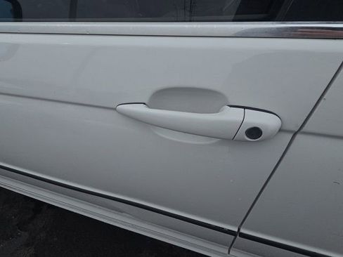 Used 2004 BMW 330xi Sedan image 20