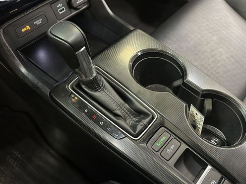 Used 2024 Honda Civic EX-L image 19