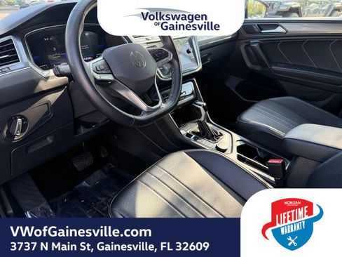 Certified 2024 Volkswagen Tiguan SE AWD/4WD image 19