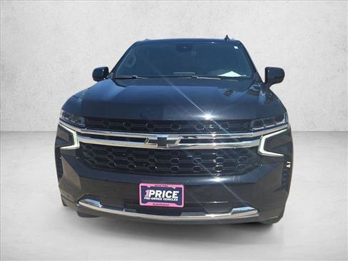 Used 2024 Chevrolet Suburban LS RWD image 2
