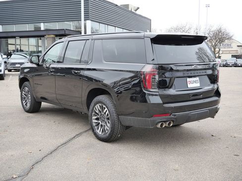 Used 2025 Chevrolet Suburban Z71 AWD/4WD image 7