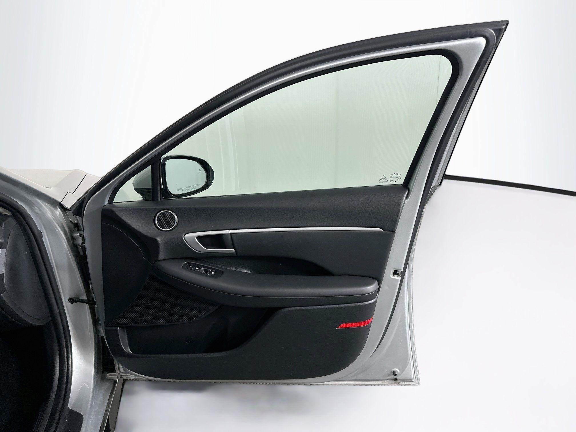 Used 2025 Hyundai Sonata SEL FWD image 30