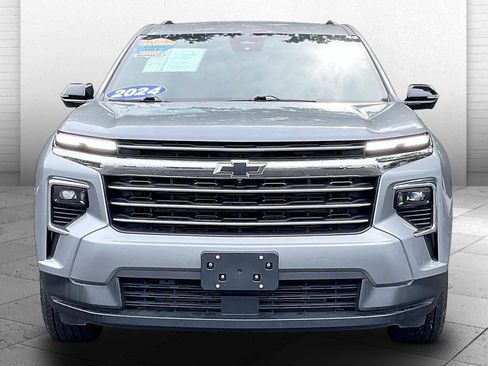 Used 2024 Chevrolet Traverse LT AWD/4WD image 2