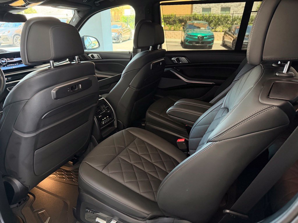 Used 2025 BMW X7 xDrive40i w/ M Sport Package AWD/4WD image 17