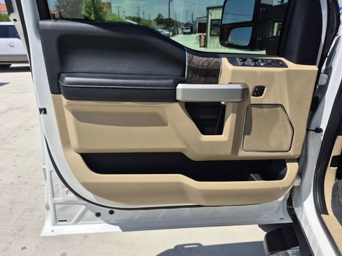 Used 2019 Ford F250 Lariat w/ Lariat Ultimate Package AWD/4WD image 16