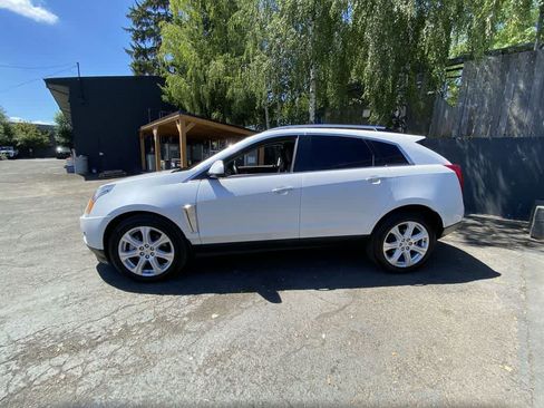 Used 2015 Cadillac SRX Premium w/ Driver Assist Package AWD/4WD image 3