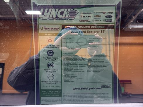 Used 2025 Ford Explorer ST image 45