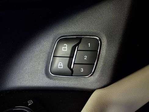 Used 2018 Ford Expedition Platinum image 12