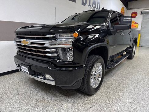Used 2022 Chevrolet Silverado 3500 High Country w/ Z71 Off-Road Package image 3
