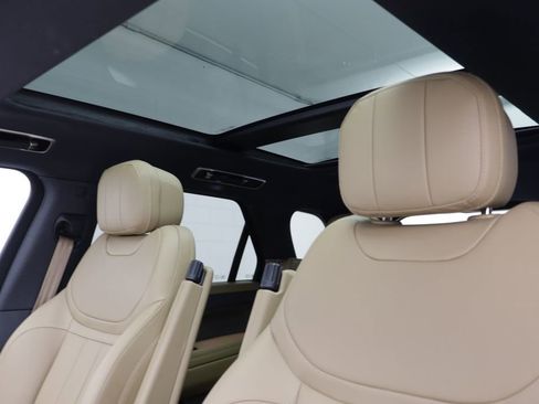 Certified 2025 Land Rover Range Rover Sport SE AWD/4WD image 13
