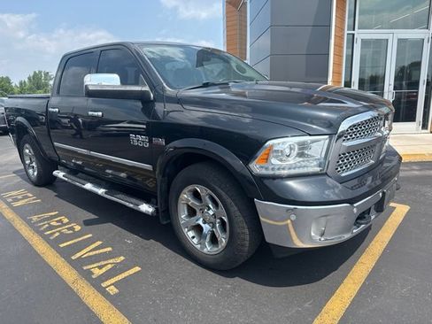 Used 2017 RAM 1500 Laramie AWD/4WD image 2