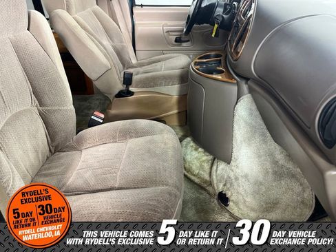 Used 1999 Ford E-150 and Econoline 150 RWD image 12
