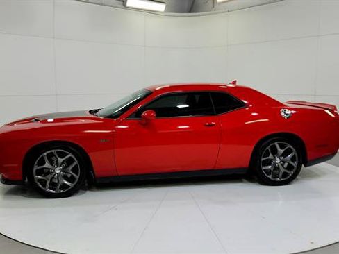 Used 2015 Dodge Challenger R/T Plus RWD image 5