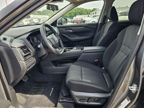 Used 2026 Nissan Rogue SV FWD image 35