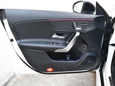 Used 2020 Mercedes-Benz CLA 250 image 21