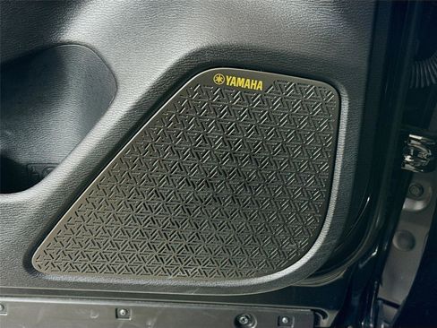 Used 2025 Mitsubishi Outlander SE image 18