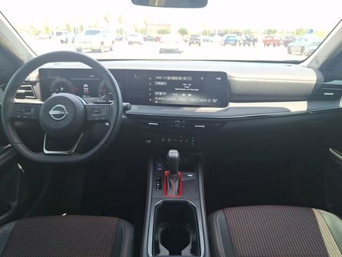 Certified 2025 Nissan Kicks SR FWD image 13