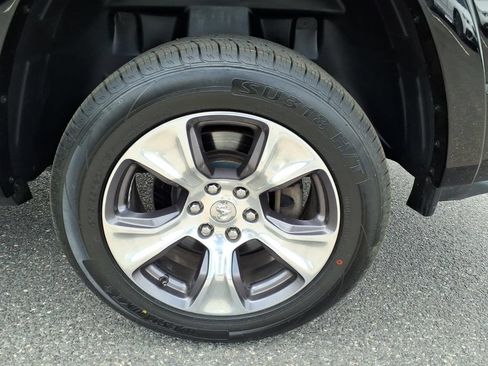 Used 2019 RAM 1500 Laramie AWD/4WD image 18
