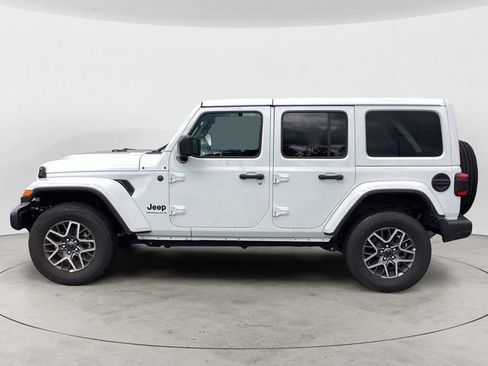 Certified 2025 Jeep Wrangler Unlimited Sahara AWD/4WD image 2