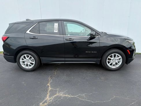 Used 2024 Chevrolet Equinox LT FWD image 2