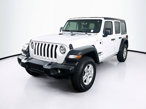 Used 2021 Jeep Wrangler Sport S image 3
