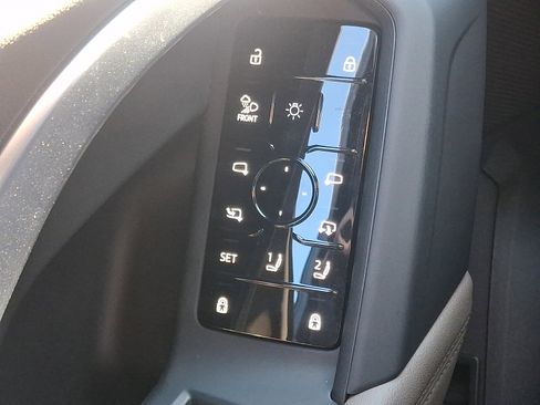 Certified 2025 Audi Q5 Prestige image 27