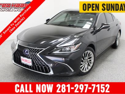 Used 2022 Lexus ES 300h w/ Accessory Package