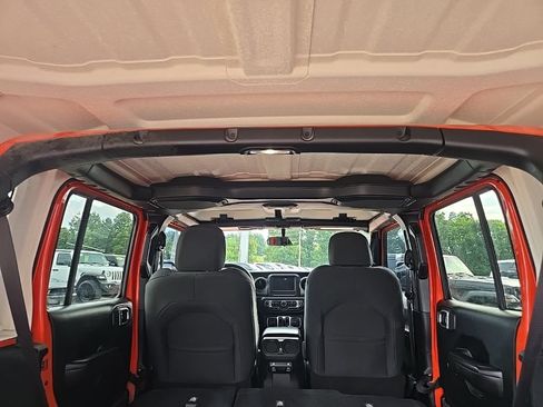 Used 2018 Jeep Wrangler Unlimited Sport S AWD/4WD image 93